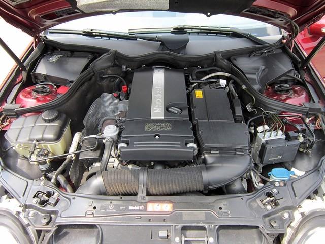 Mercedes-Benz C-Class 2005 photo 2