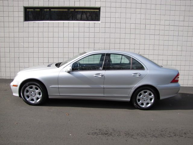 Mercedes-Benz C-Class 2005 photo 3
