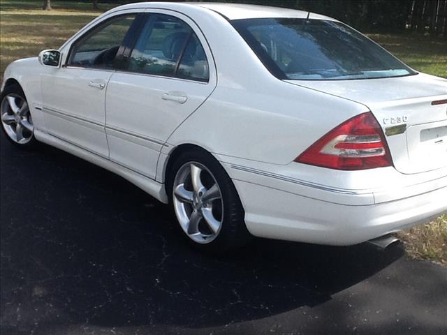 Mercedes-Benz C-Class 2005 photo 1
