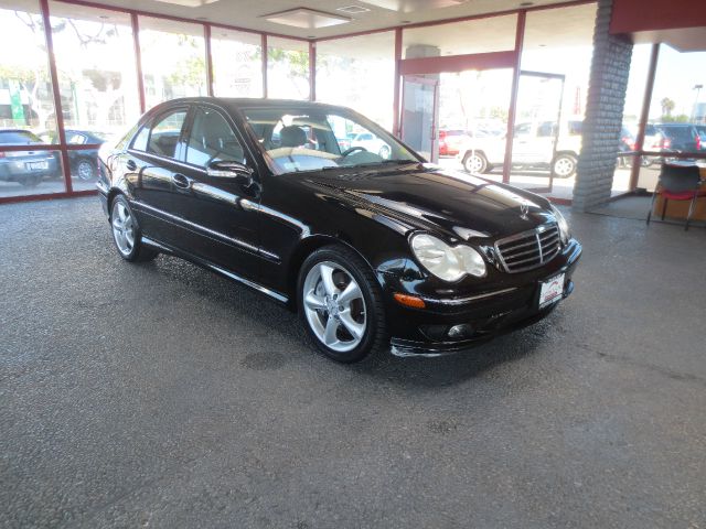 Mercedes-Benz C-Class 2005 photo 2
