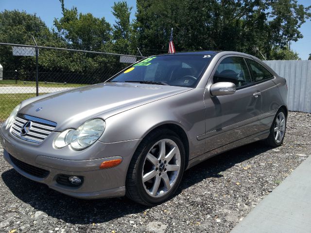 Mercedes-Benz C-Class 2005 photo 2