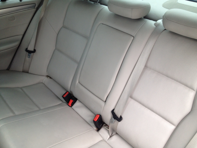 Mercedes-Benz C-Class 5DR 4WD CREW CA Sedan