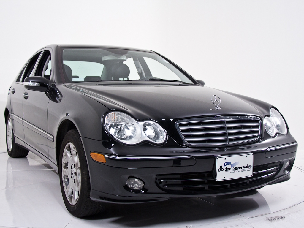Mercedes-Benz C-Class 2005 photo 2