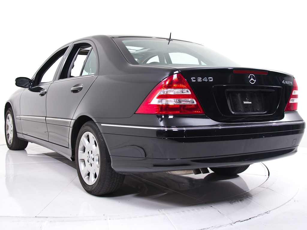 Mercedes-Benz C-Class 2005 photo 3