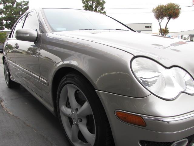 Mercedes-Benz C-Class 2005 photo 10