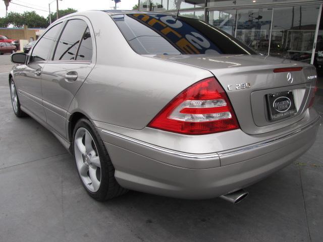 Mercedes-Benz C-Class 2005 photo 28
