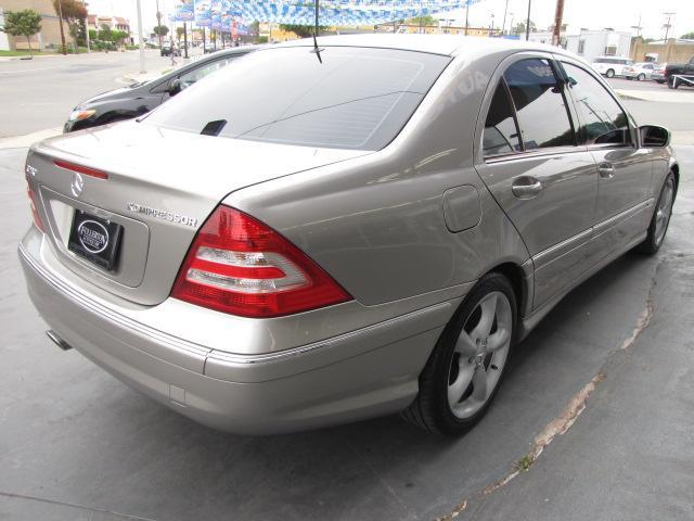 Mercedes-Benz C-Class 2005 photo 3