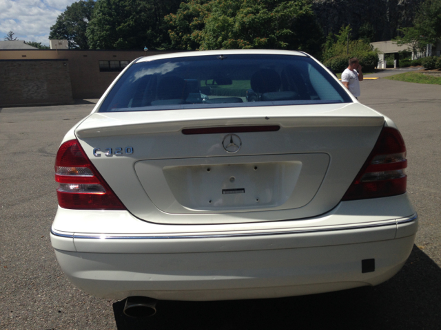 Mercedes-Benz C-Class 2005 photo 2