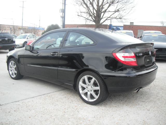 Mercedes-Benz C-Class 2005 photo 3