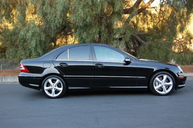 Mercedes-Benz C-Class 2005 photo 3