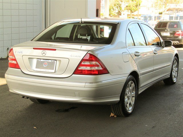 Mercedes-Benz C-Class 2005 photo 4