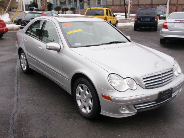 Mercedes-Benz C-Class 2005 photo 3