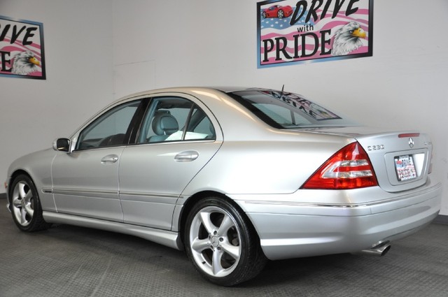 Mercedes-Benz C-Class 2005 photo 5