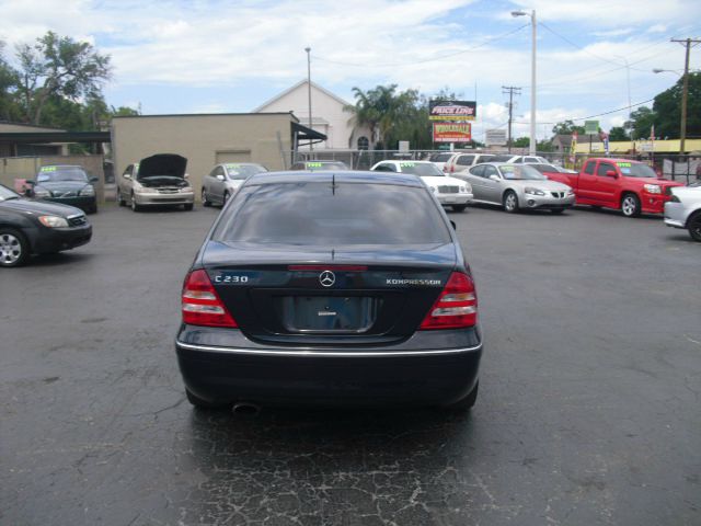 Mercedes-Benz C-Class 2005 photo 11