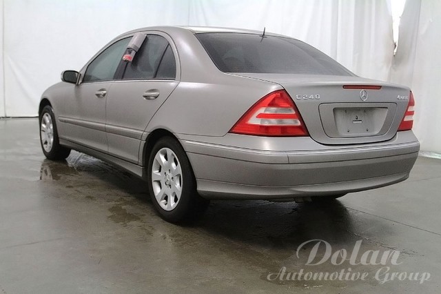 Mercedes-Benz C-Class 2005 photo 2