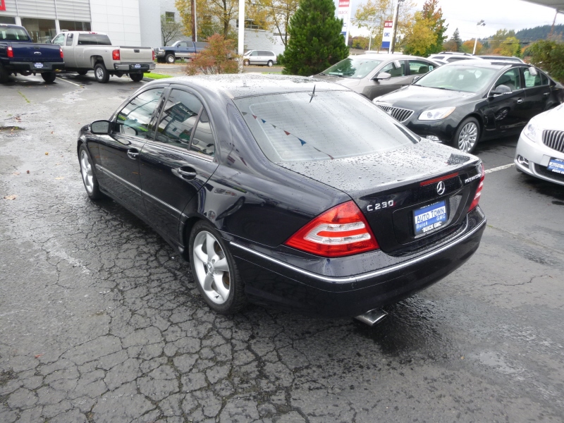 Mercedes-Benz C-Class 2005 photo 2