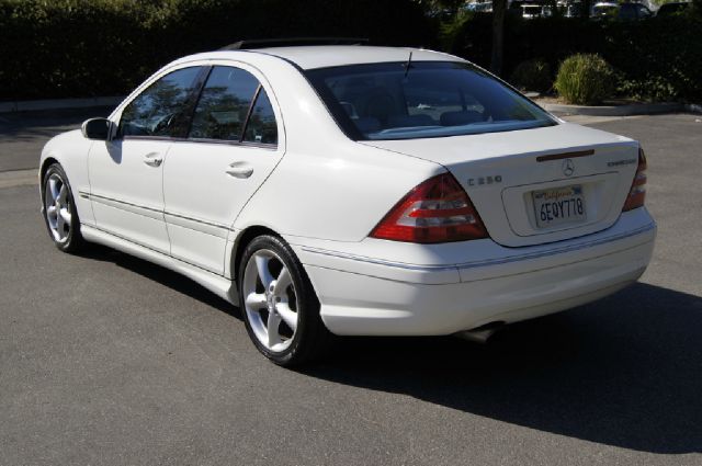 Mercedes-Benz C-Class 2005 photo 1