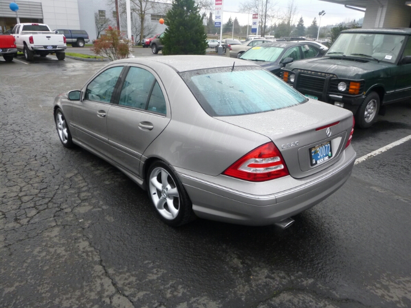 Mercedes-Benz C-Class 2005 photo 2