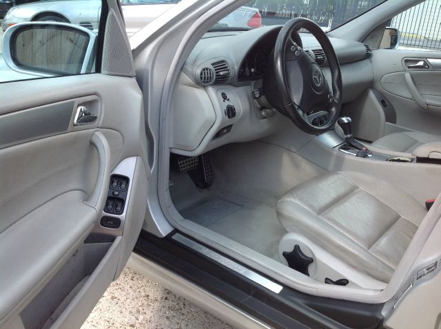 Mercedes-Benz C-Class 2005 photo 8