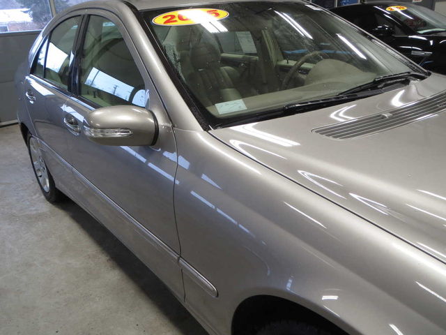 Mercedes-Benz C-Class 2005 photo 3