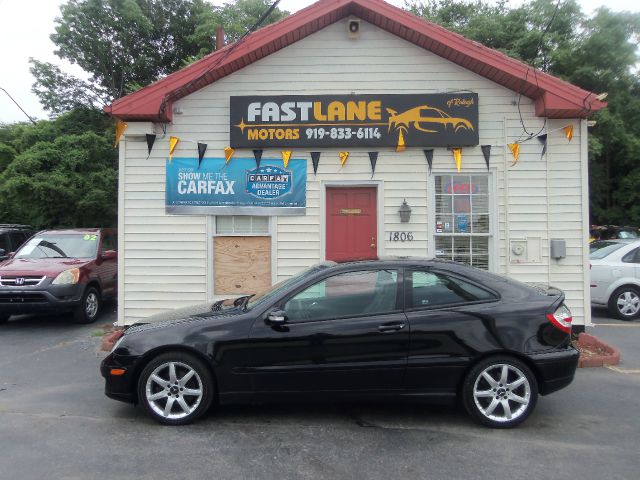 Mercedes-Benz C-Class 2005 photo 2