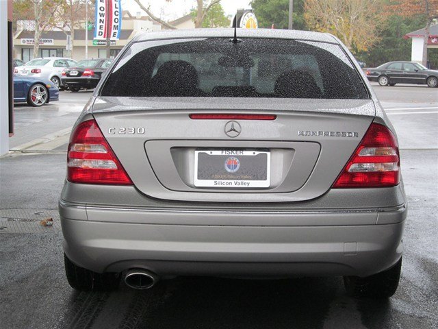 Mercedes-Benz C-Class 2005 photo 3
