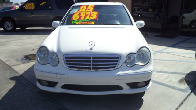 Mercedes-Benz C-Class 2005 photo 2