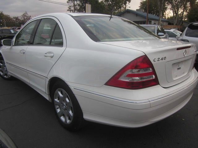 Mercedes-Benz C-Class 2005 photo 3