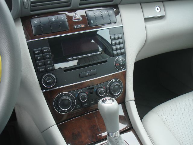 Mercedes-Benz C-Class 2006 photo 11