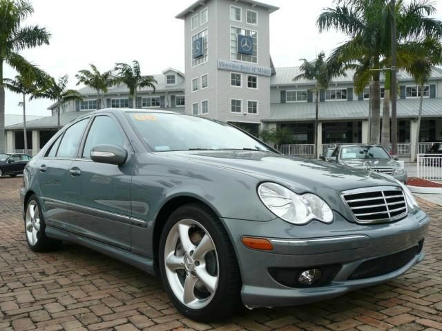 Mercedes-Benz C-Class 2006 photo 2