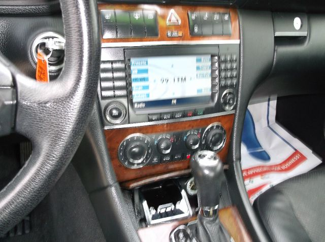 Mercedes-Benz C-Class 2006 photo 2