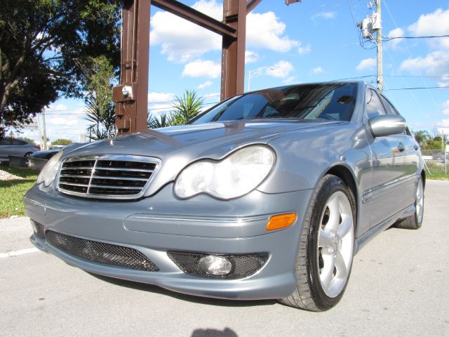 Mercedes-Benz C-Class 2006 photo 2