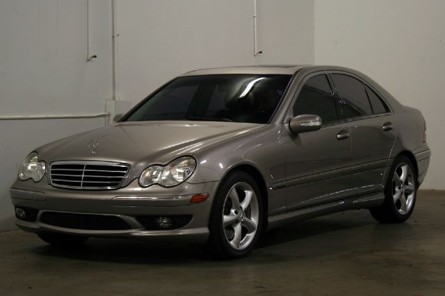 Mercedes-Benz C-Class 2006 photo 4