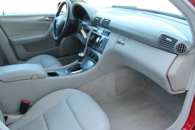 Mercedes-Benz C-Class 2006 photo 1