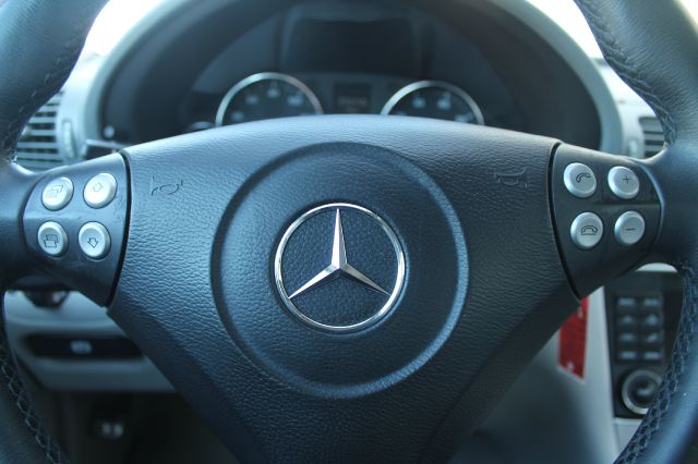 Mercedes-Benz C-Class 2006 photo 10