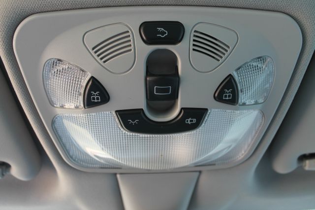 Mercedes-Benz C-Class 2006 photo 11