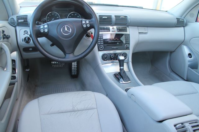 Mercedes-Benz C-Class 2006 photo 18