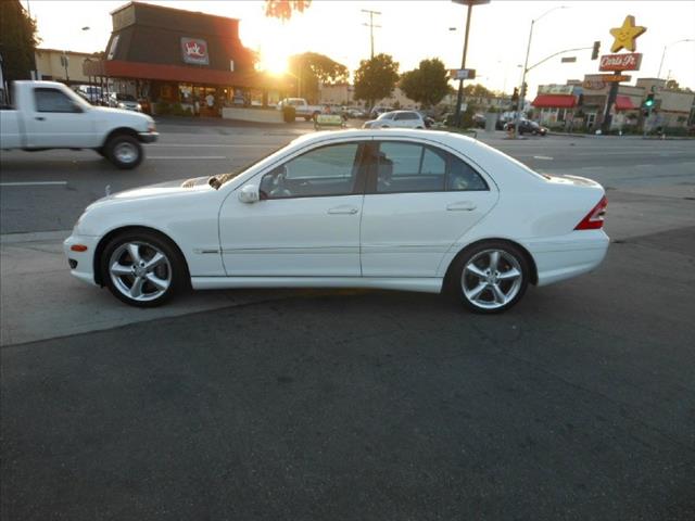 Mercedes-Benz C-Class 2006 photo 3