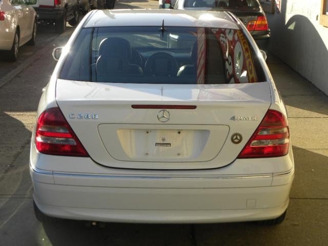 Mercedes-Benz C-Class 2006 photo 4