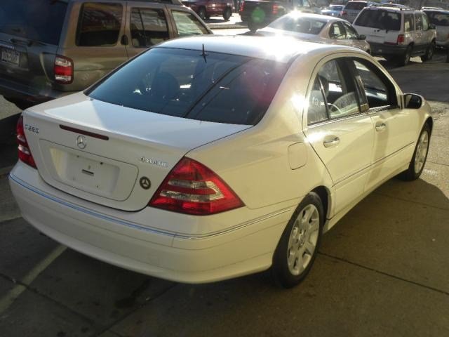 Mercedes-Benz C-Class 2006 photo 3