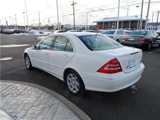 Mercedes-Benz C-Class 2006 photo 4