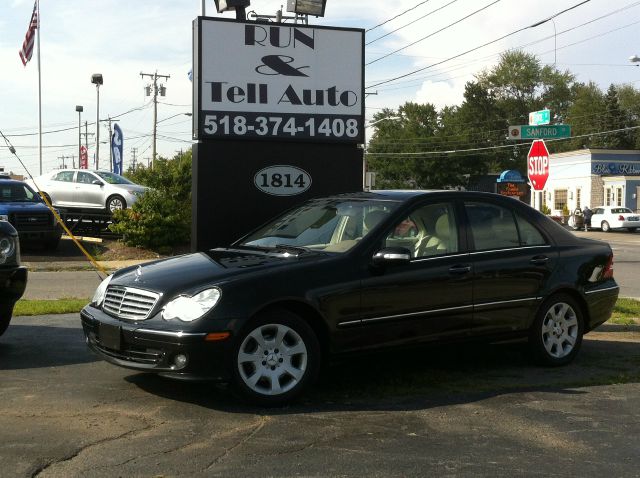 Mercedes-Benz C-Class 2006 photo 2