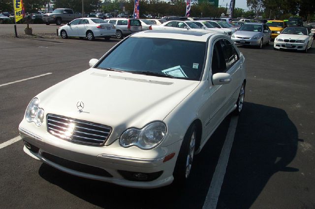 Mercedes-Benz C-Class 2007 photo 2