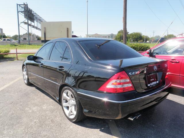 Mercedes-Benz C-Class 2007 photo 2