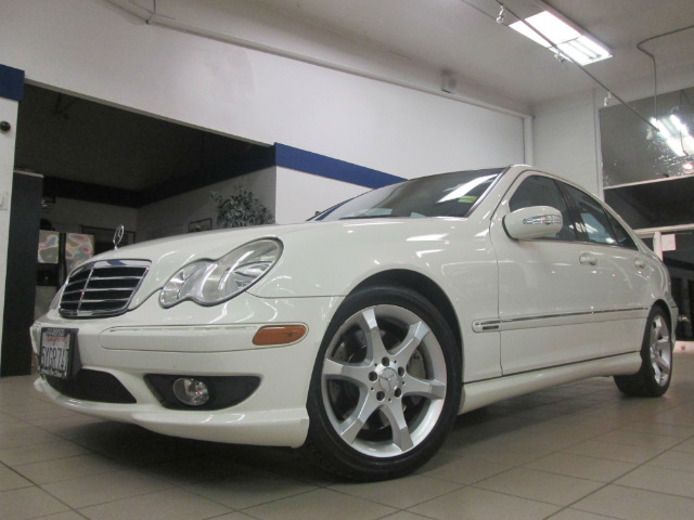 Mercedes-Benz C-Class 2007 photo 2