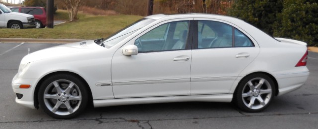 Mercedes-Benz C-Class 2007 photo 2