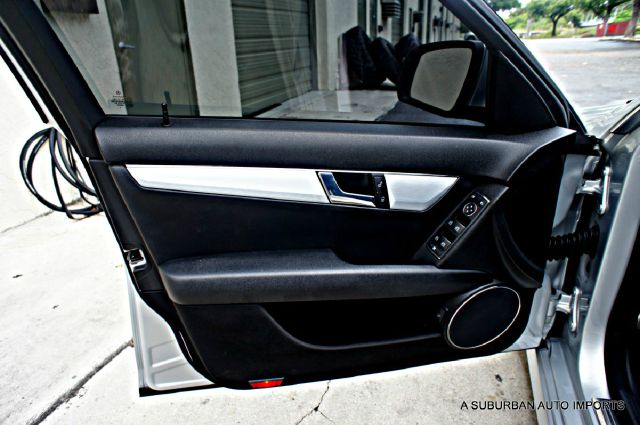 Mercedes-Benz C-Class 2008 photo 13