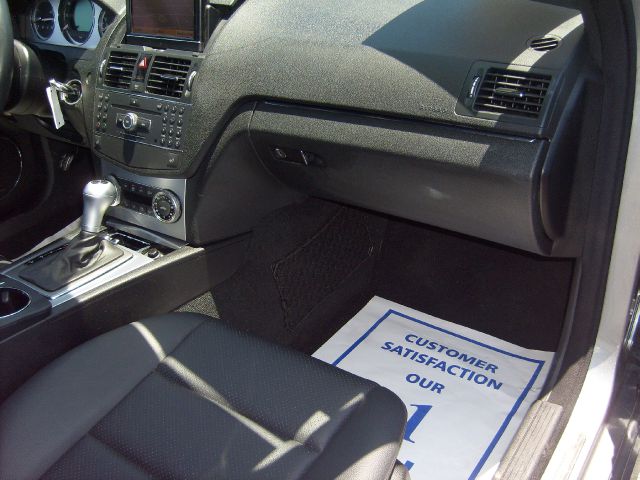 Mercedes-Benz C-Class 2008 photo 16