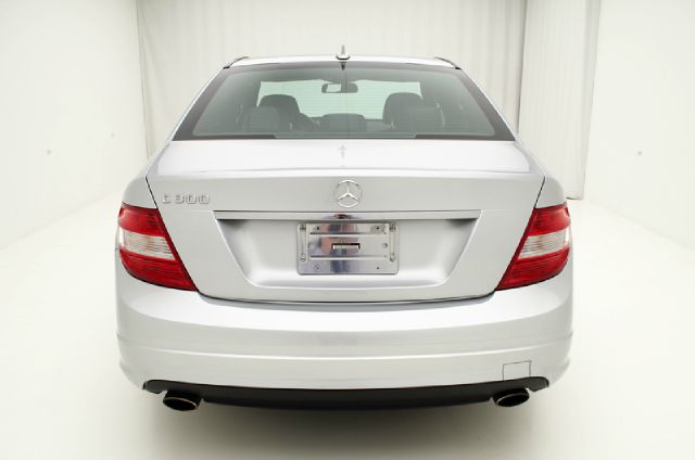 Mercedes-Benz C-Class 2WD Crew Cab 143.5 LTZ Sedan