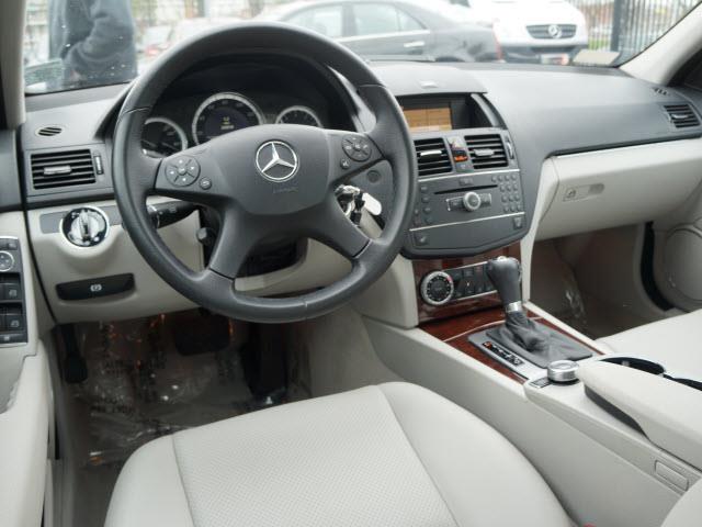 Mercedes-Benz C-Class 2009 photo 10